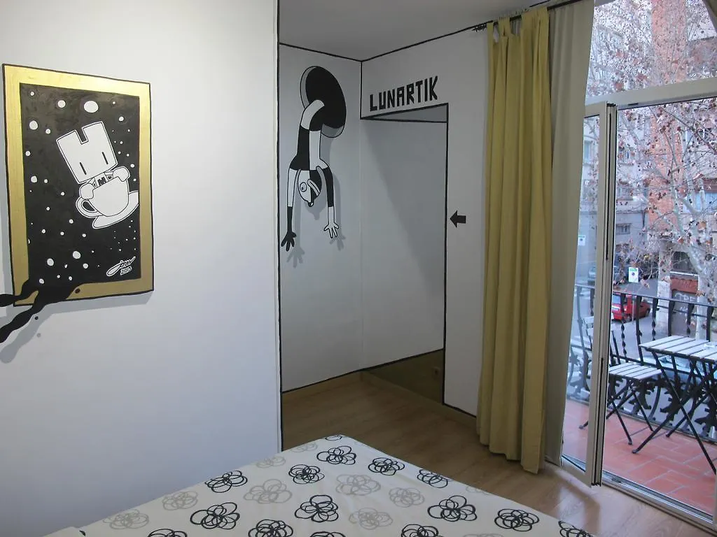 Zoo Loco Guest House Barcelona 0*,  Spain