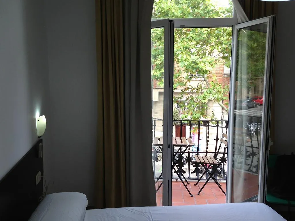 Zoo Loco Guest House Barcelona 0*,